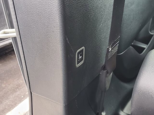 Certified 2025 Chrysler Pacifica Select image 28