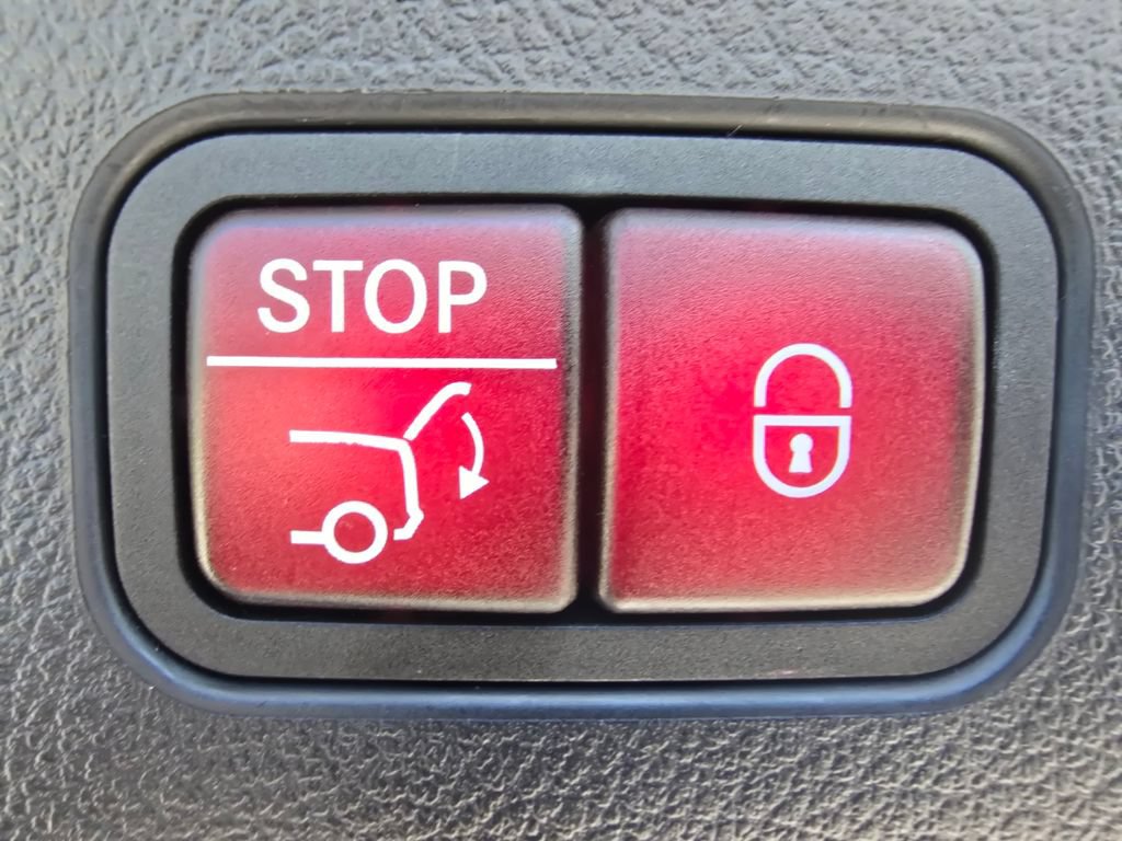 Certified 2024 Mercedes-Benz GLC 300 4MATIC image 19