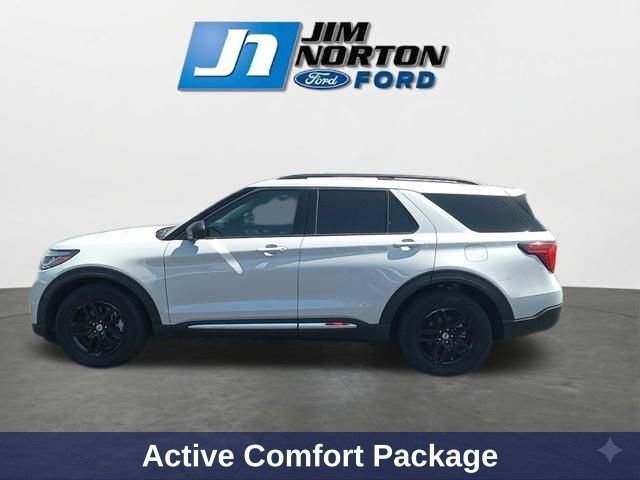 Used 2025 Ford Explorer Active w/ Active Comfort Package RWD image 6