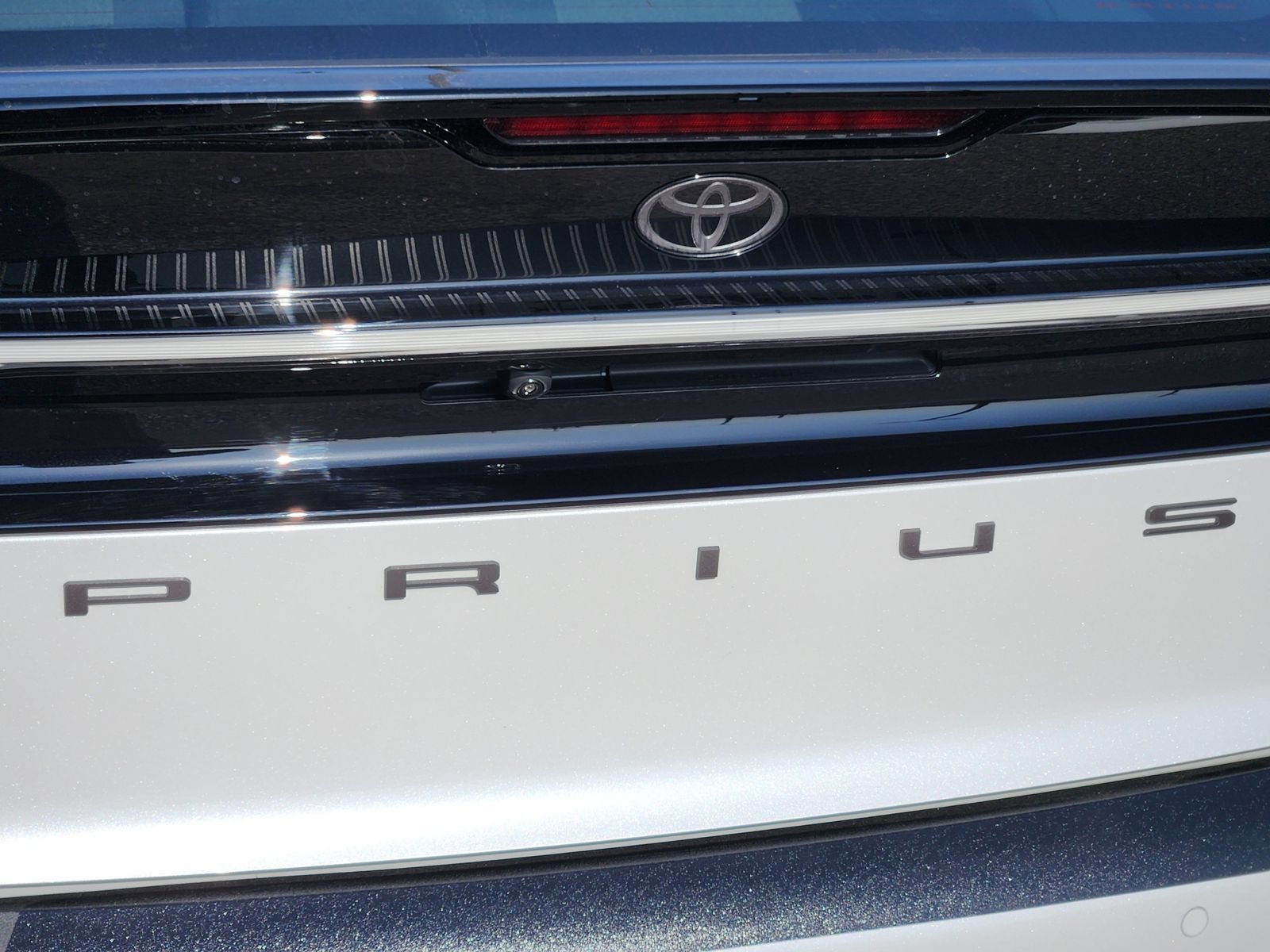 New 2026 Toyota Prius Plug-In Hybrid FWD image 11