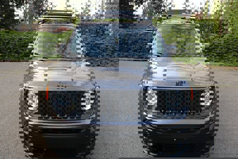 Used 2017 Jeep Renegade Altitude AWD/4WD image 10