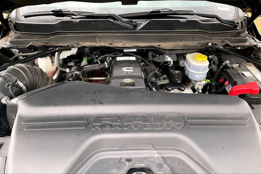 Used 2022 RAM 3500 Tradesman w/ Chrome Appearance Group AWD/4WD image 10
