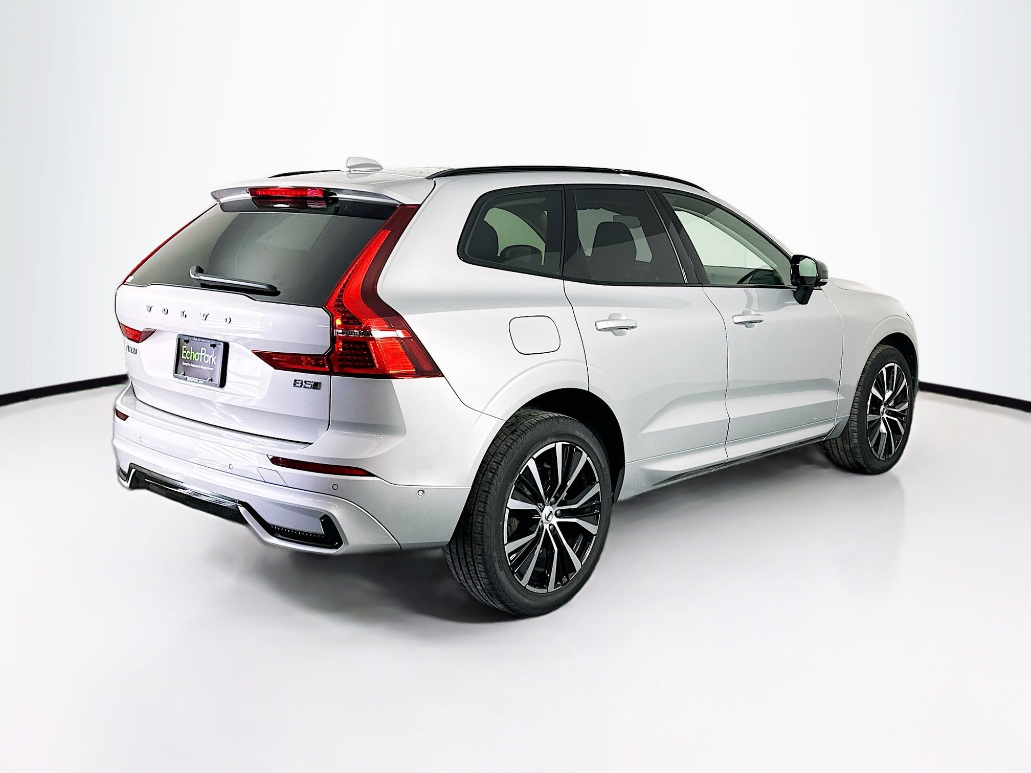 Used 2025 Volvo XC60 B5 Plus image 9