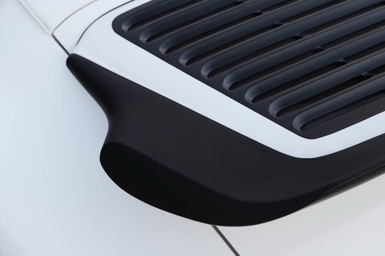 Used 1989 Porsche 911 Carrera RWD image 12