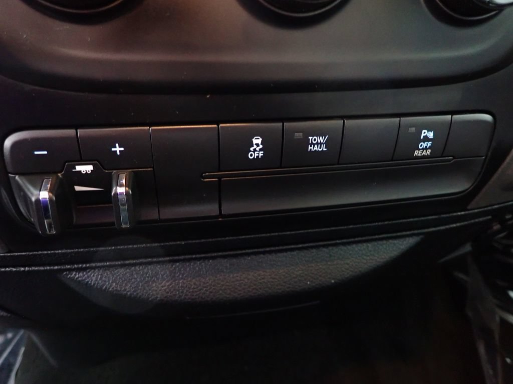 Used 2018 RAM 2500 Tradesman w/ Chrome Appearance Group AWD/4WD image 5