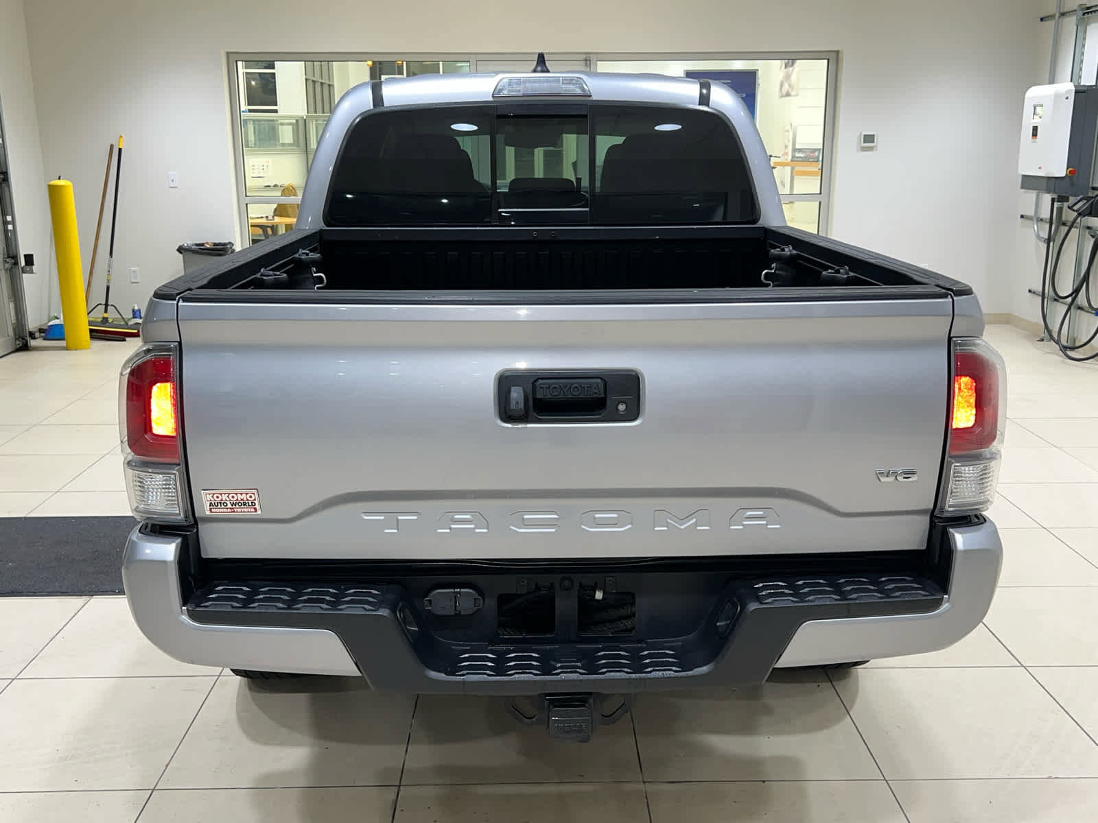 Used 2020 Toyota Tacoma TRD Sport image 8