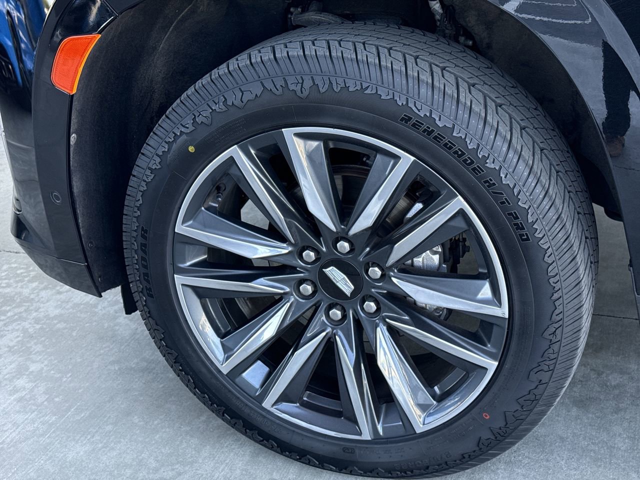 Used 2024 Cadillac Escalade Sport AWD/4WD image 33