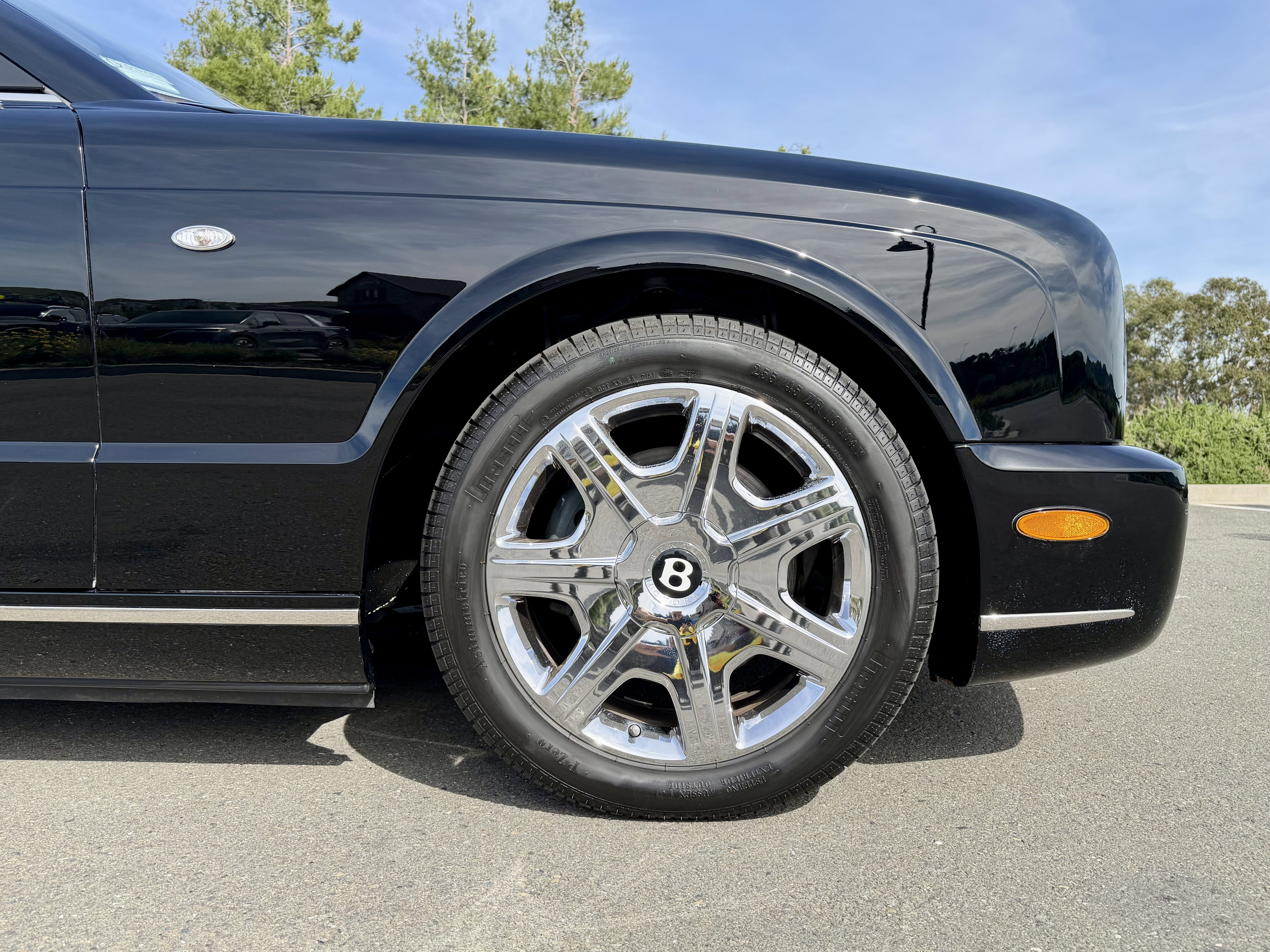 Used 2007 Bentley Azure image 52