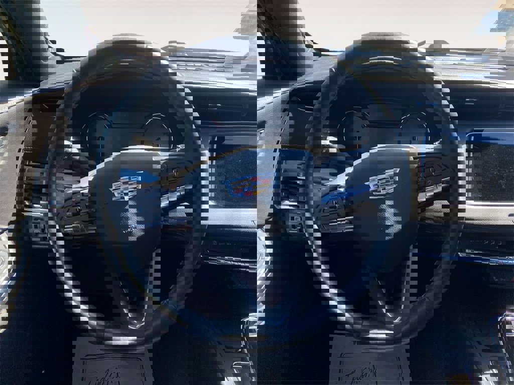 Used 2023 Cadillac XT4 Luxury w/ Cold Weather Package image 21