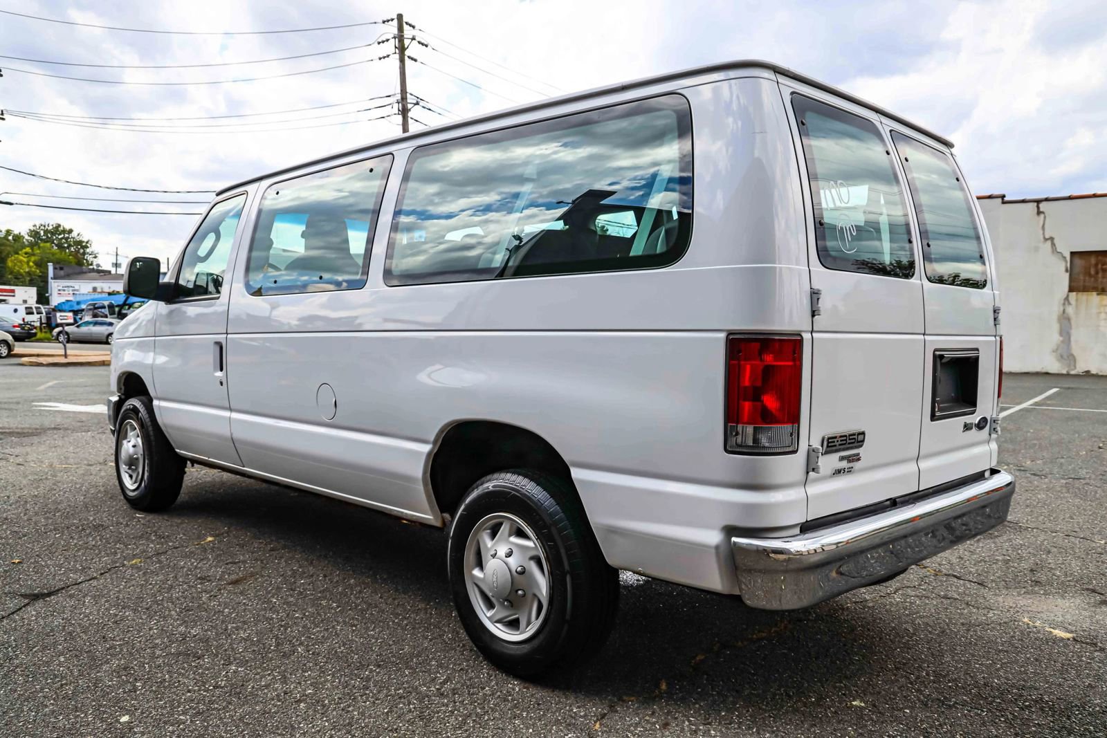 Used 2013 Ford E-350 and Econoline 350 XLT image 4