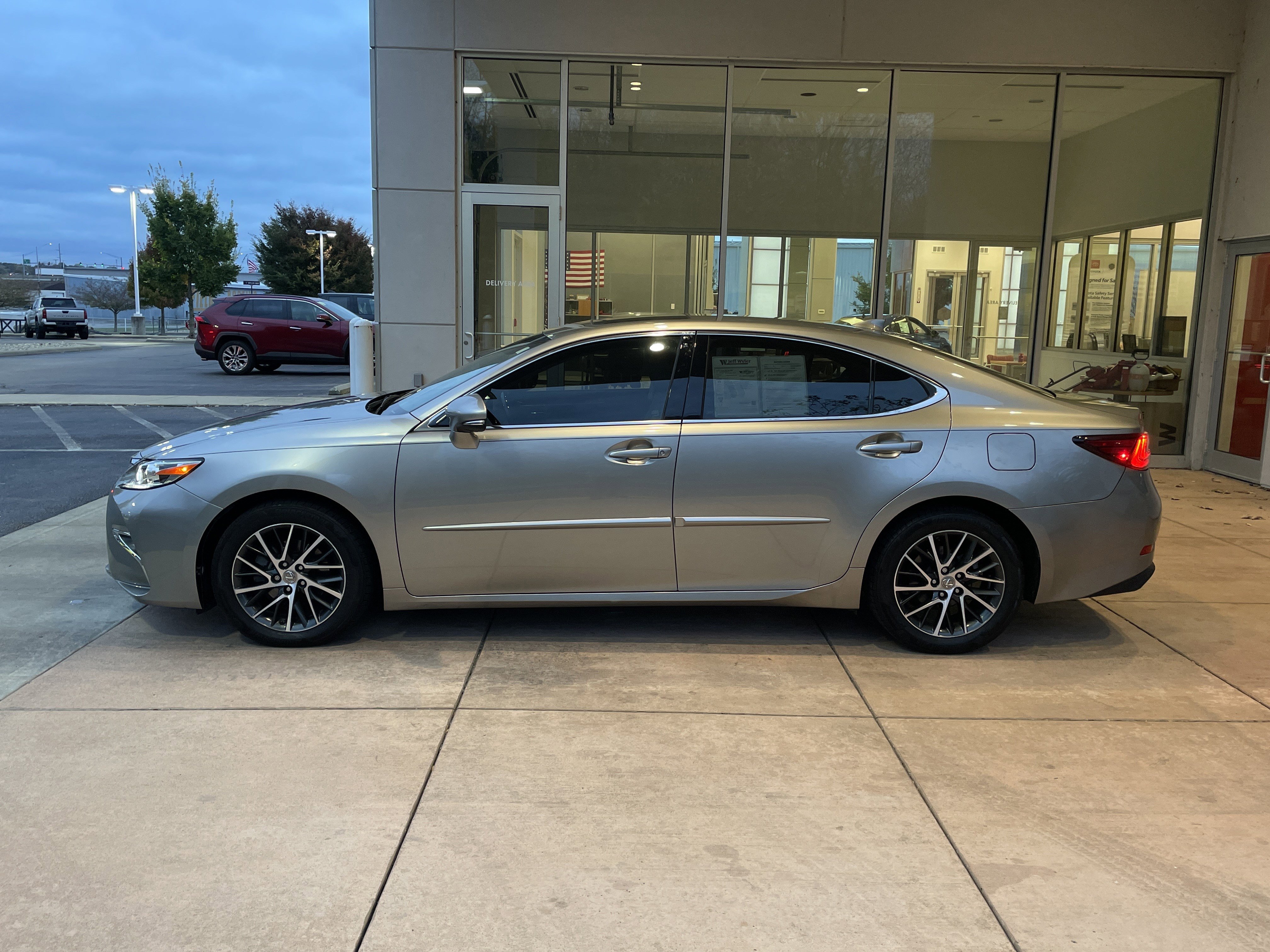 Used 2017 Lexus ES 350 image 19