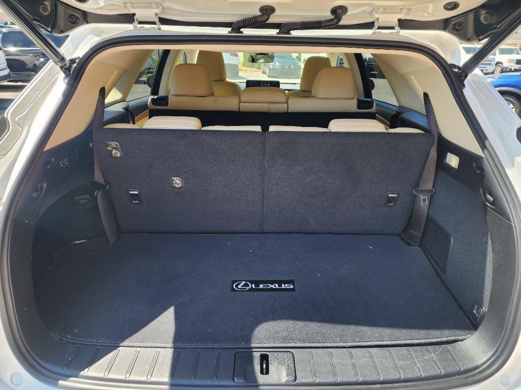 Used 2021 Lexus RX 350L Premium w/ Premium Package image 5