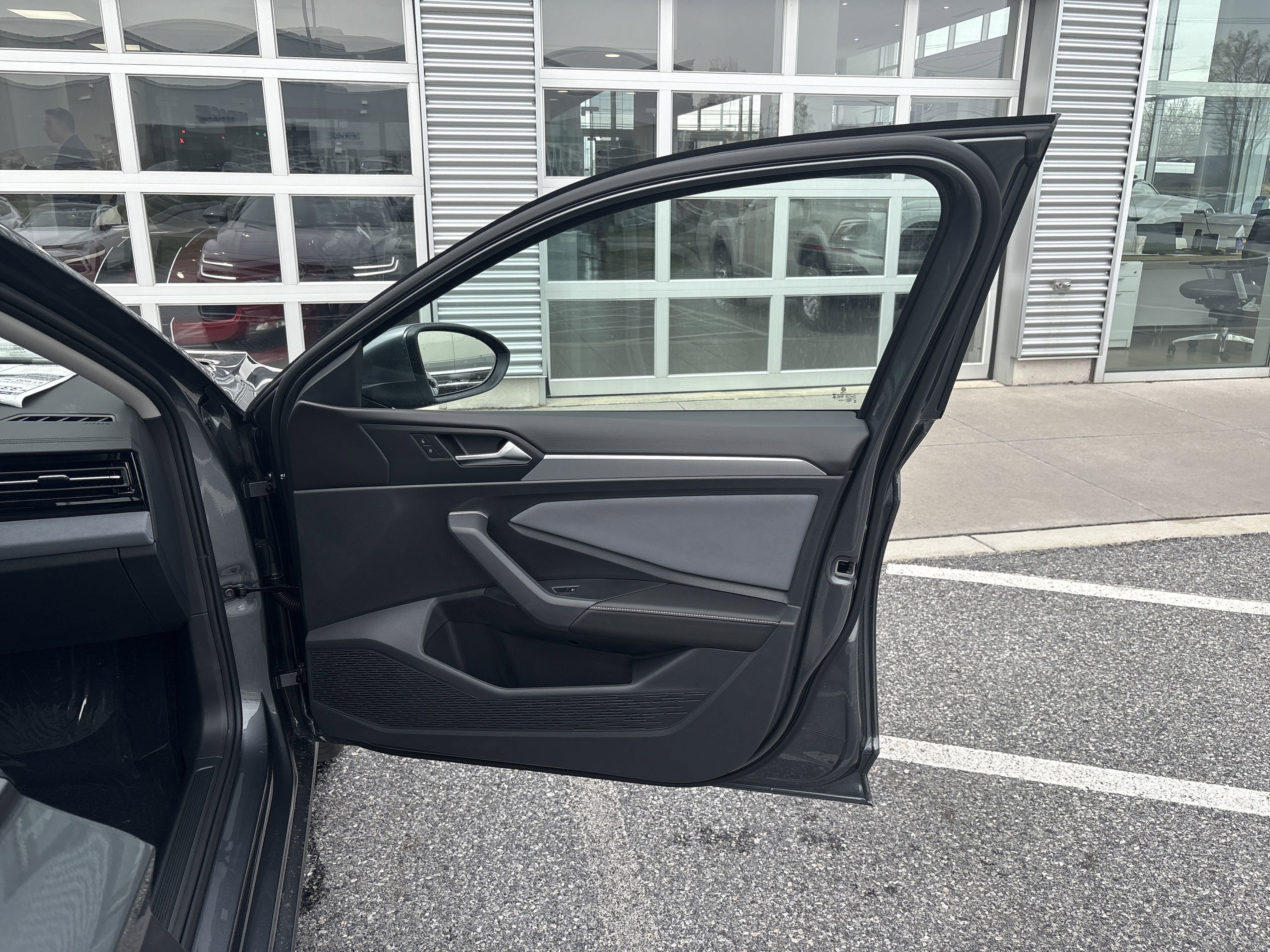 New 2025 Volkswagen Jetta SE image 8