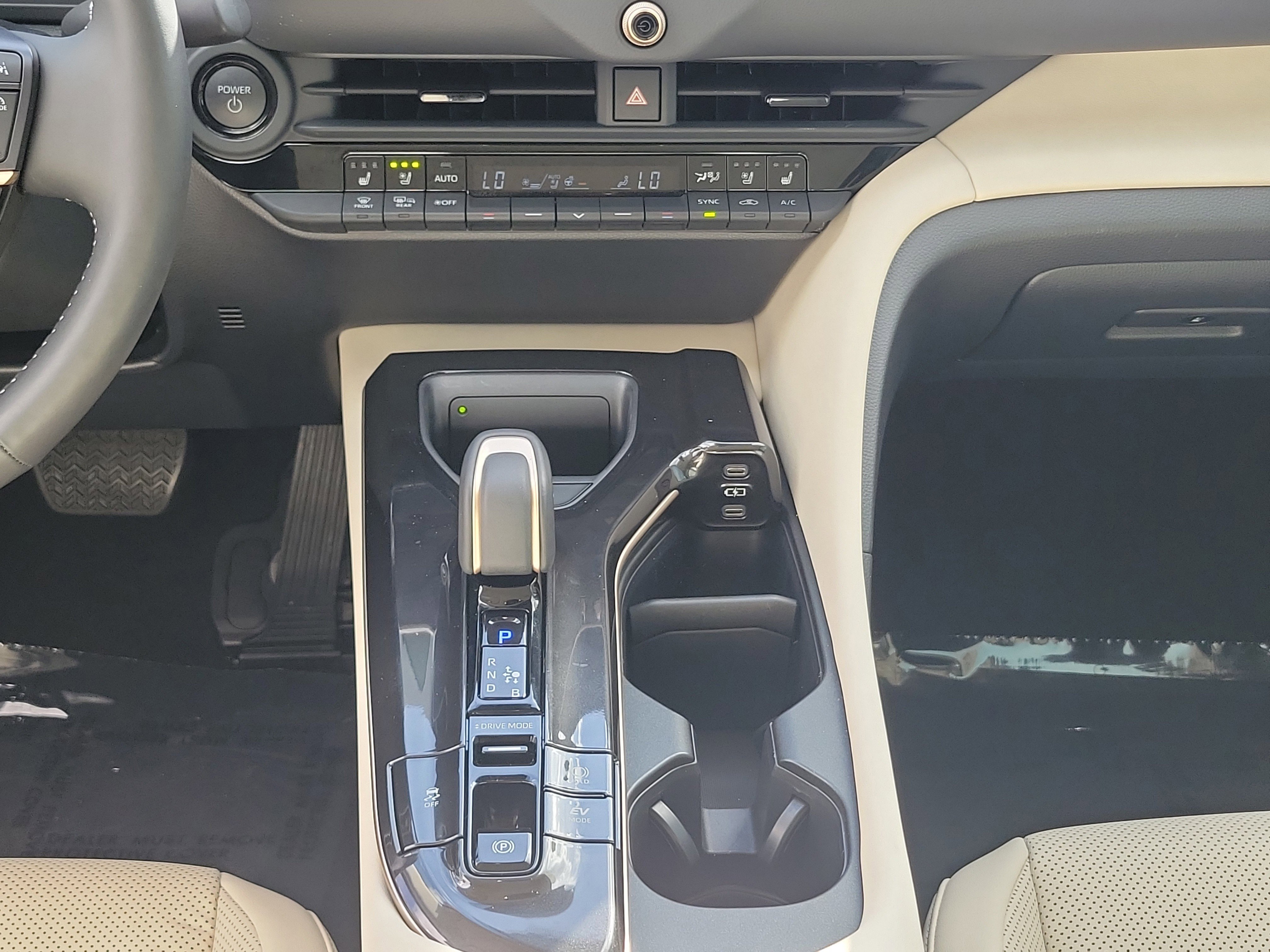 Certified 2025 Toyota Crown XLE w/ Advanced Technology Package image 20