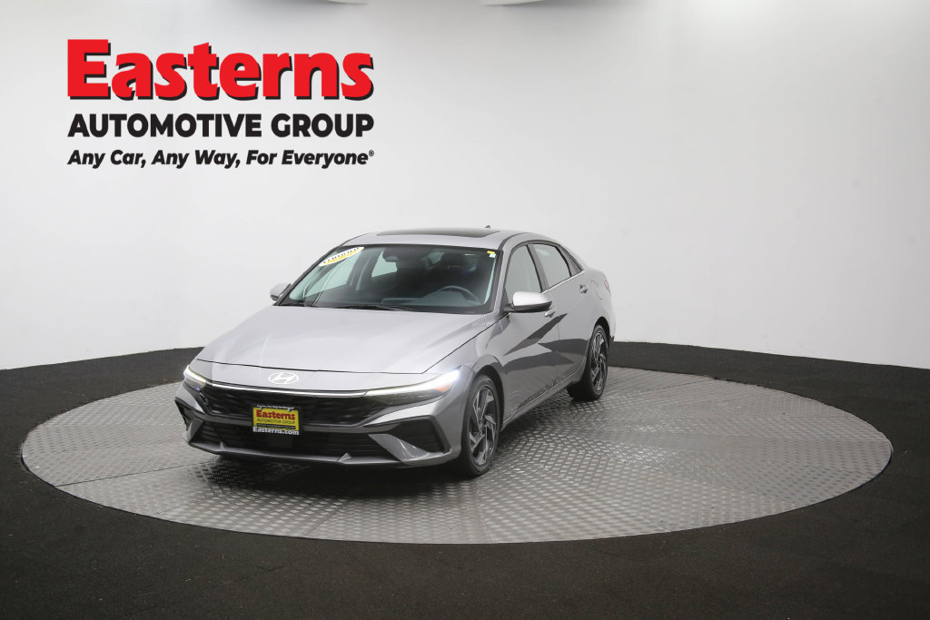 Used 2025 Hyundai Elantra SEL FWD image 58