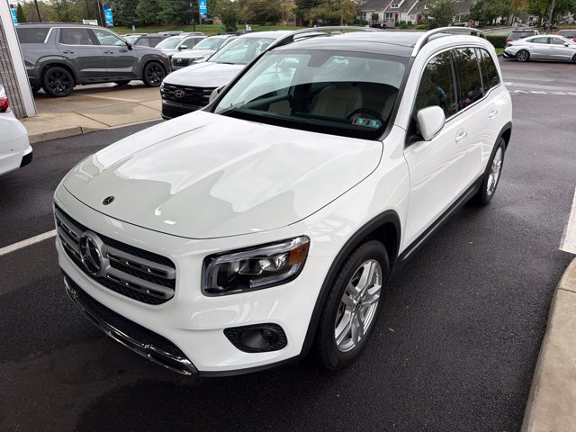 Used 2021 Mercedes-Benz GLB 250 4MATIC image 2