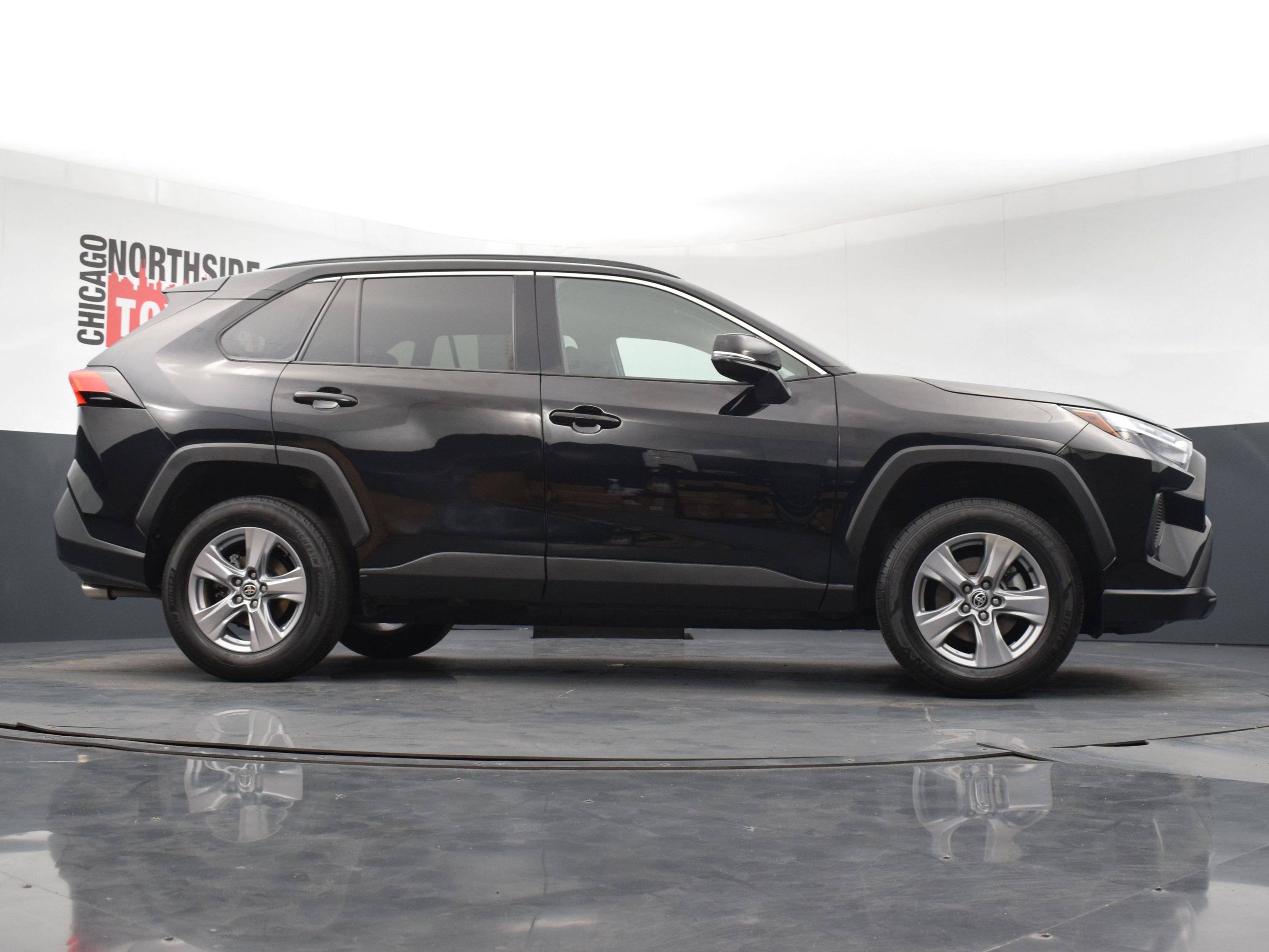 Used 2022 Toyota RAV4 XLE AWD/4WD image 27