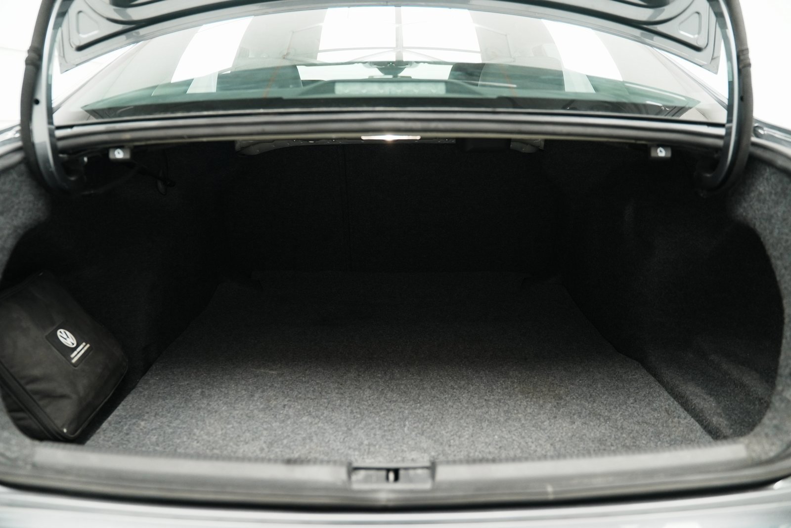 Used 2022 Volkswagen Passat 2.0T SE image 36