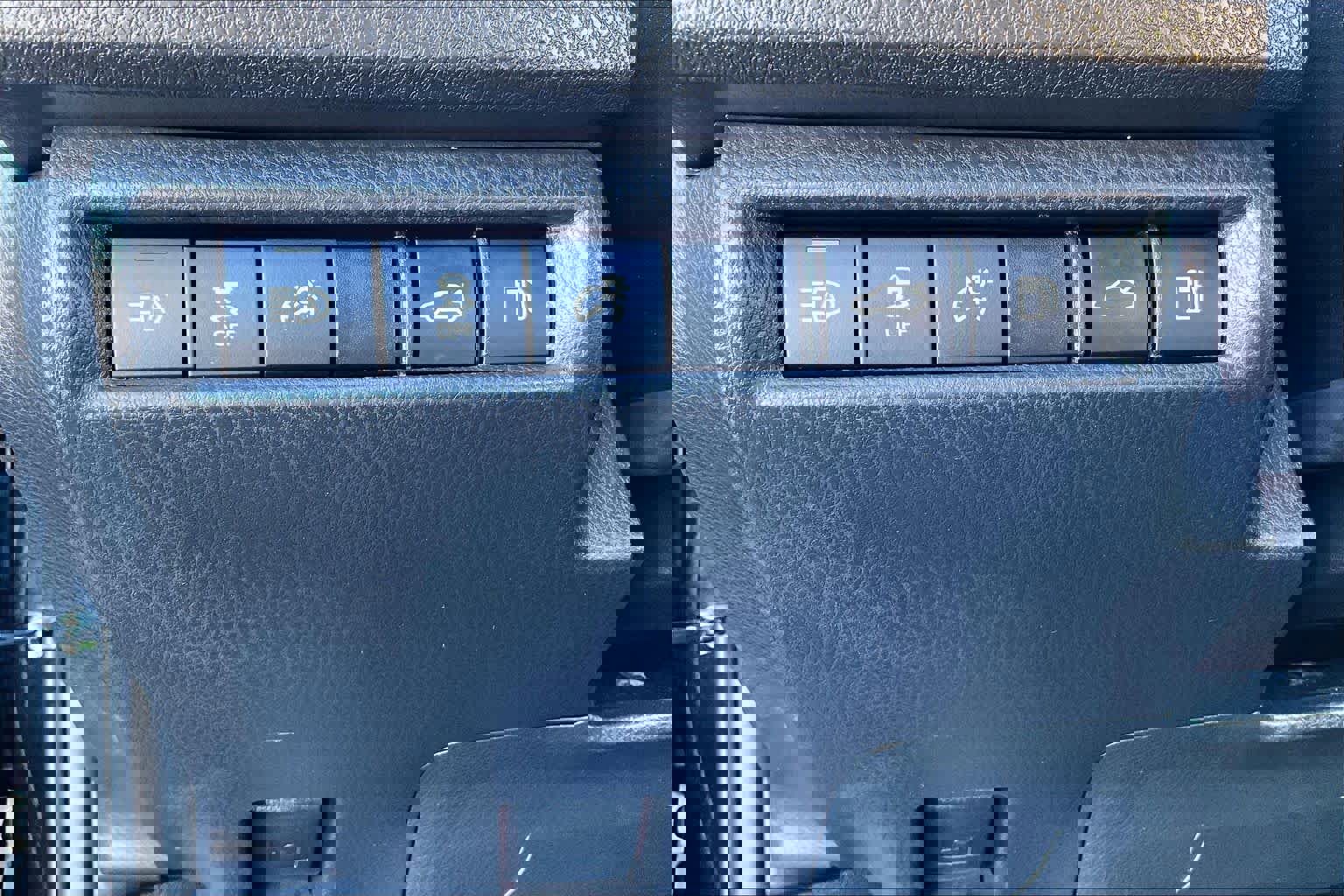 Used 2025 Toyota Camry XLE w/ Premium Package image 34