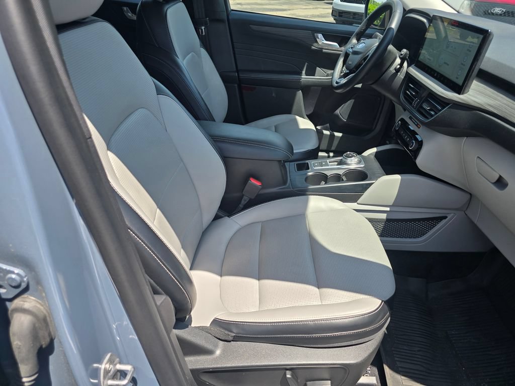 Certified 2023 Ford Escape Platinum AWD/4WD image 18
