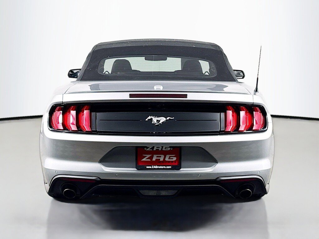 Used 2020 Ford Mustang Premium RWD image 5