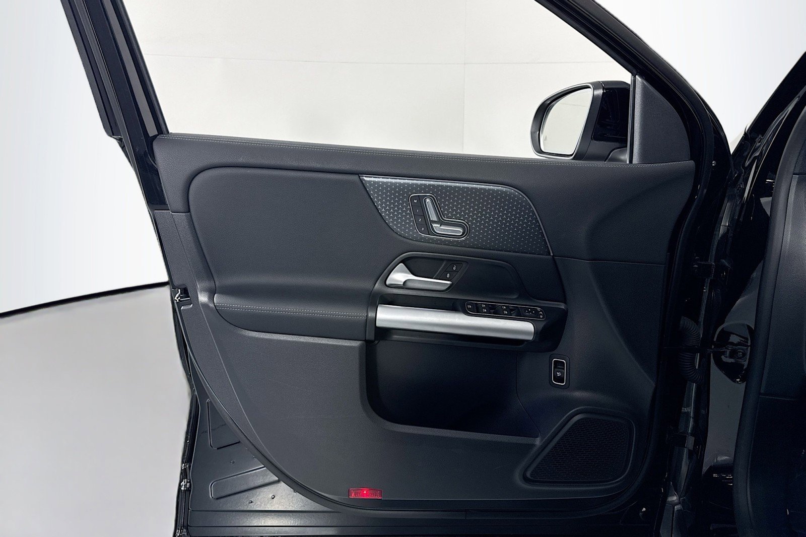 Certified 2025 Mercedes-Benz GLA 250 image 21