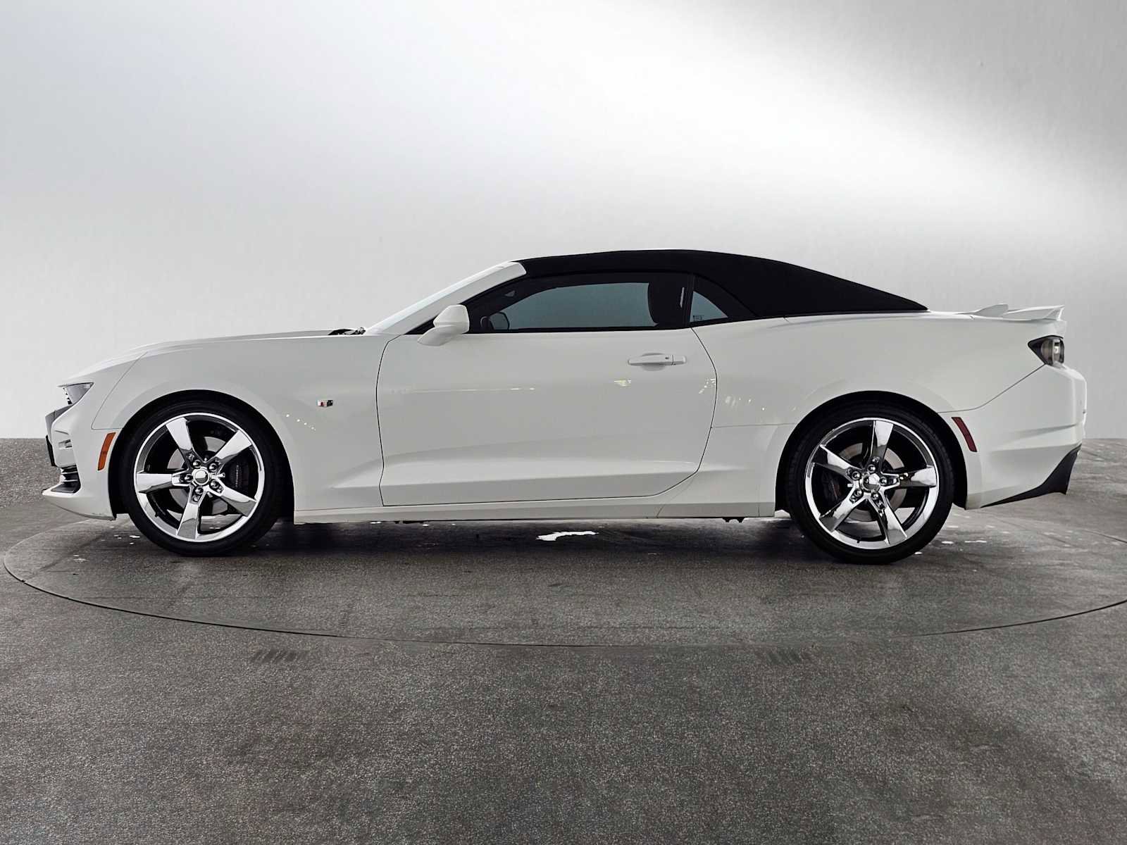 Used 2019 Chevrolet Camaro SS RWD image 6