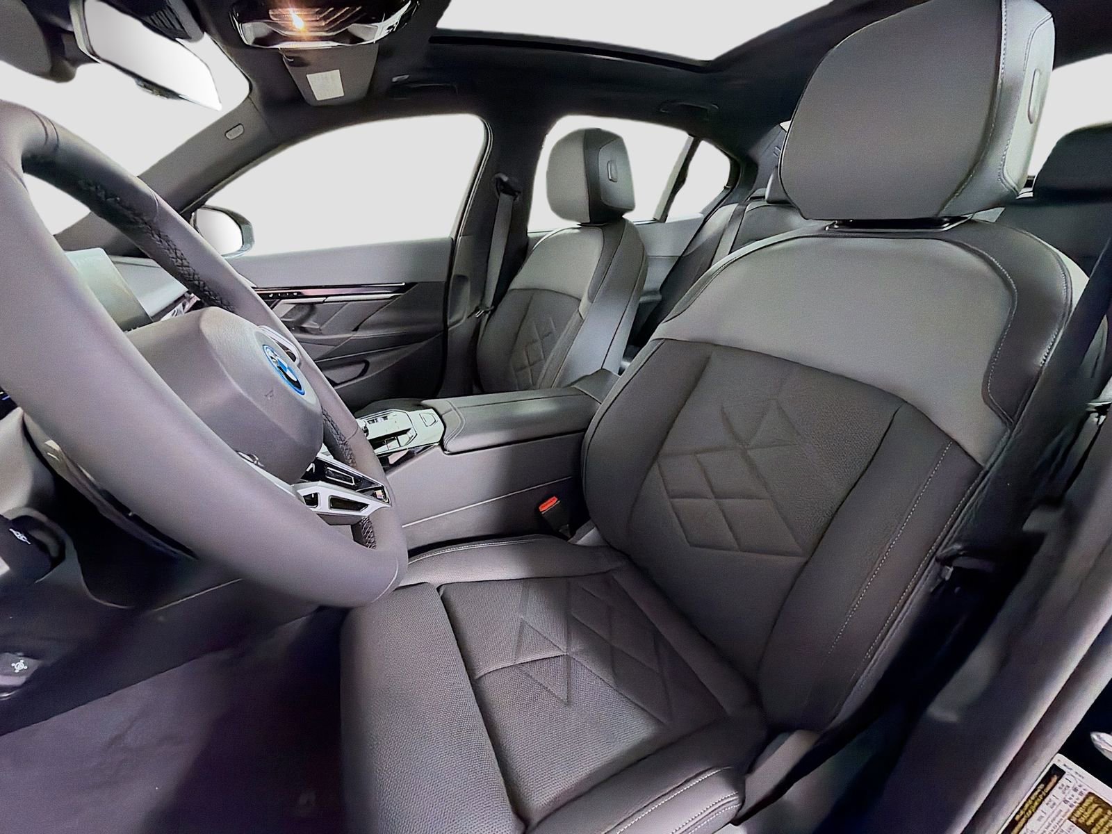 New 2027 BMW 550e xDrive AWD/4WD image 12