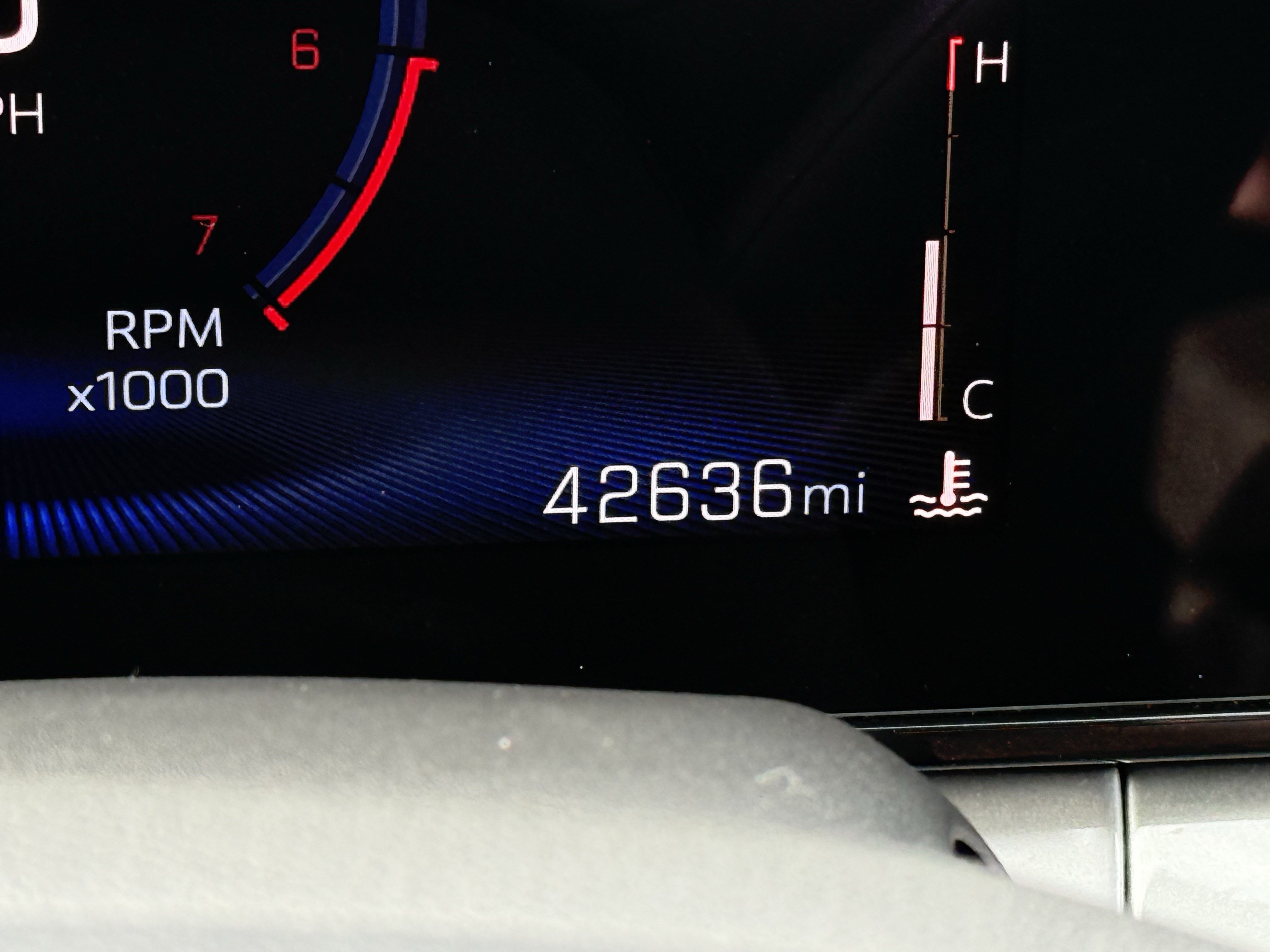 Used 2025 Chevrolet Trax LT w/ LT Convenience Package FWD image 14