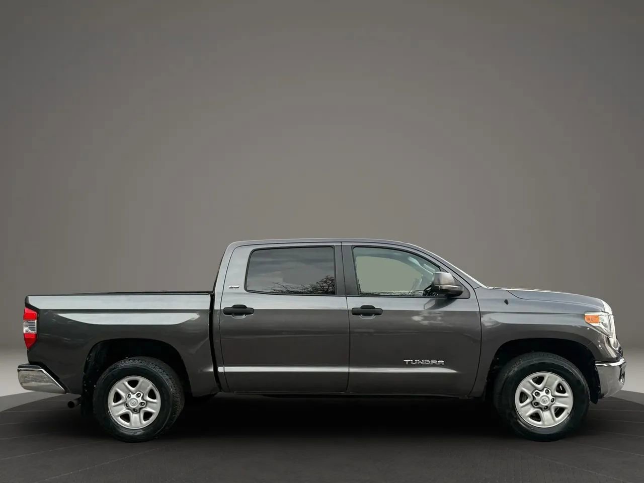 Used 2015 Toyota Tundra SR5 image 10