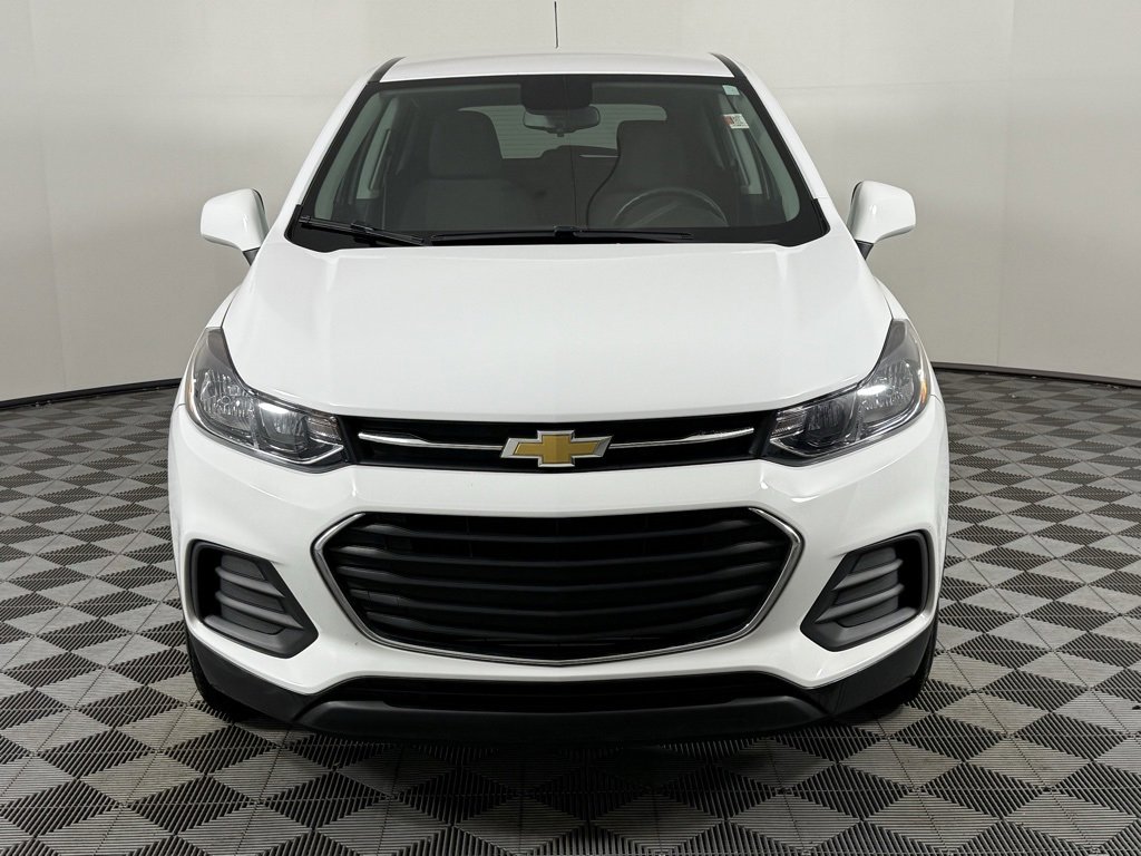 Used 2022 Chevrolet Trax LS w/ Tint and Cruise Package image 9