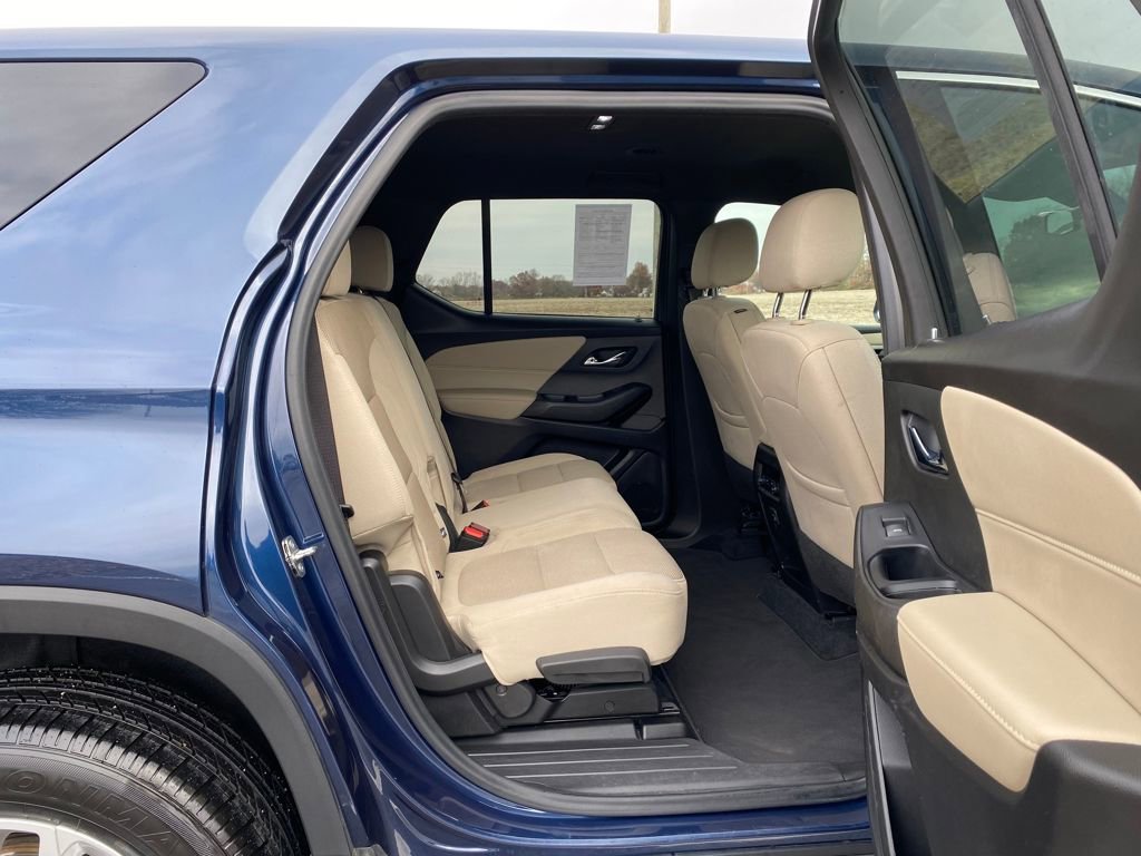 Used 2022 Chevrolet Traverse LS image 14