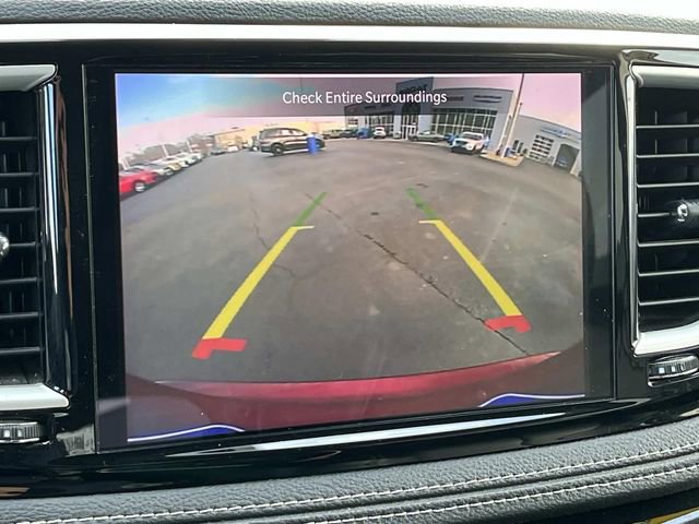 Used 2022 Chrysler Pacifica Touring-L image 32