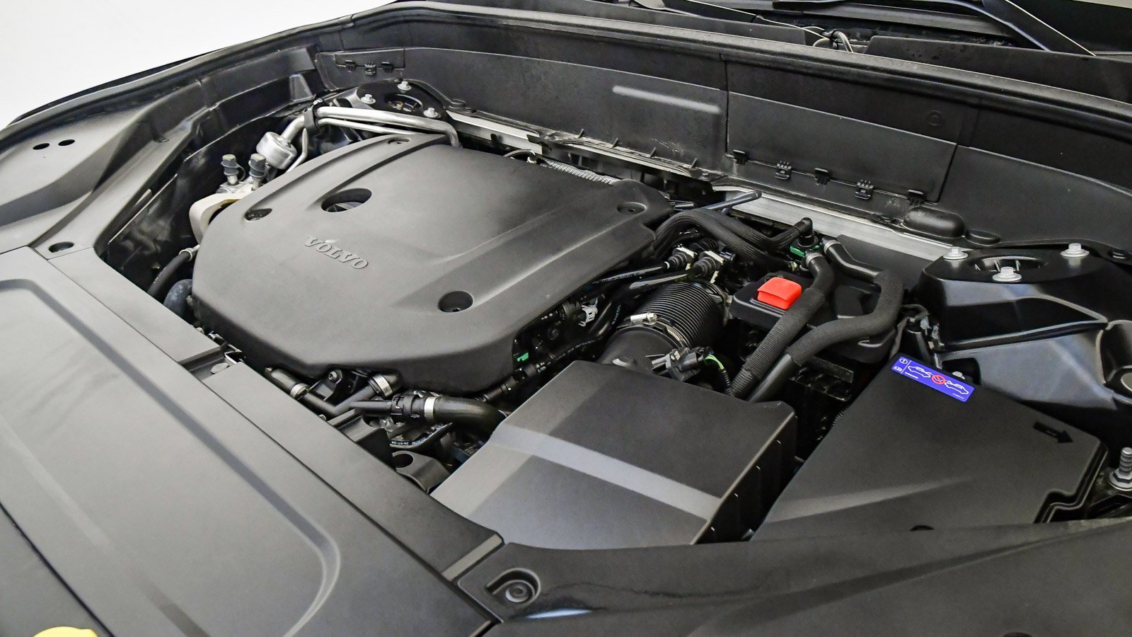 Certified 2025 Volvo XC90 B6 Plus image 31