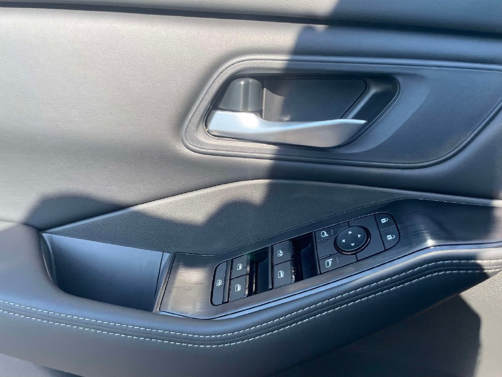 New 2027 Nissan Rogue SV FWD image 19