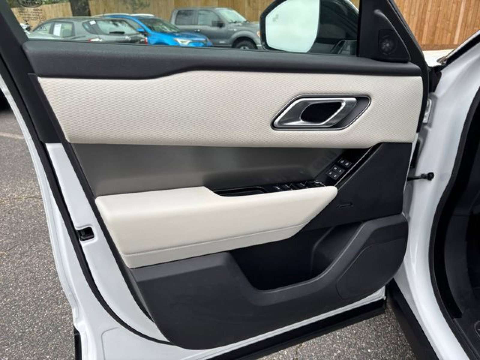 Certified 2022 Land Rover Range Rover Velar S image 21