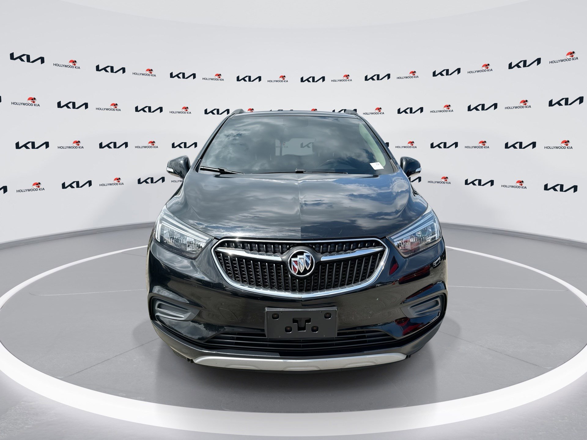 Used 2019 Buick Encore Preferred w/ Safety Package FWD image 3