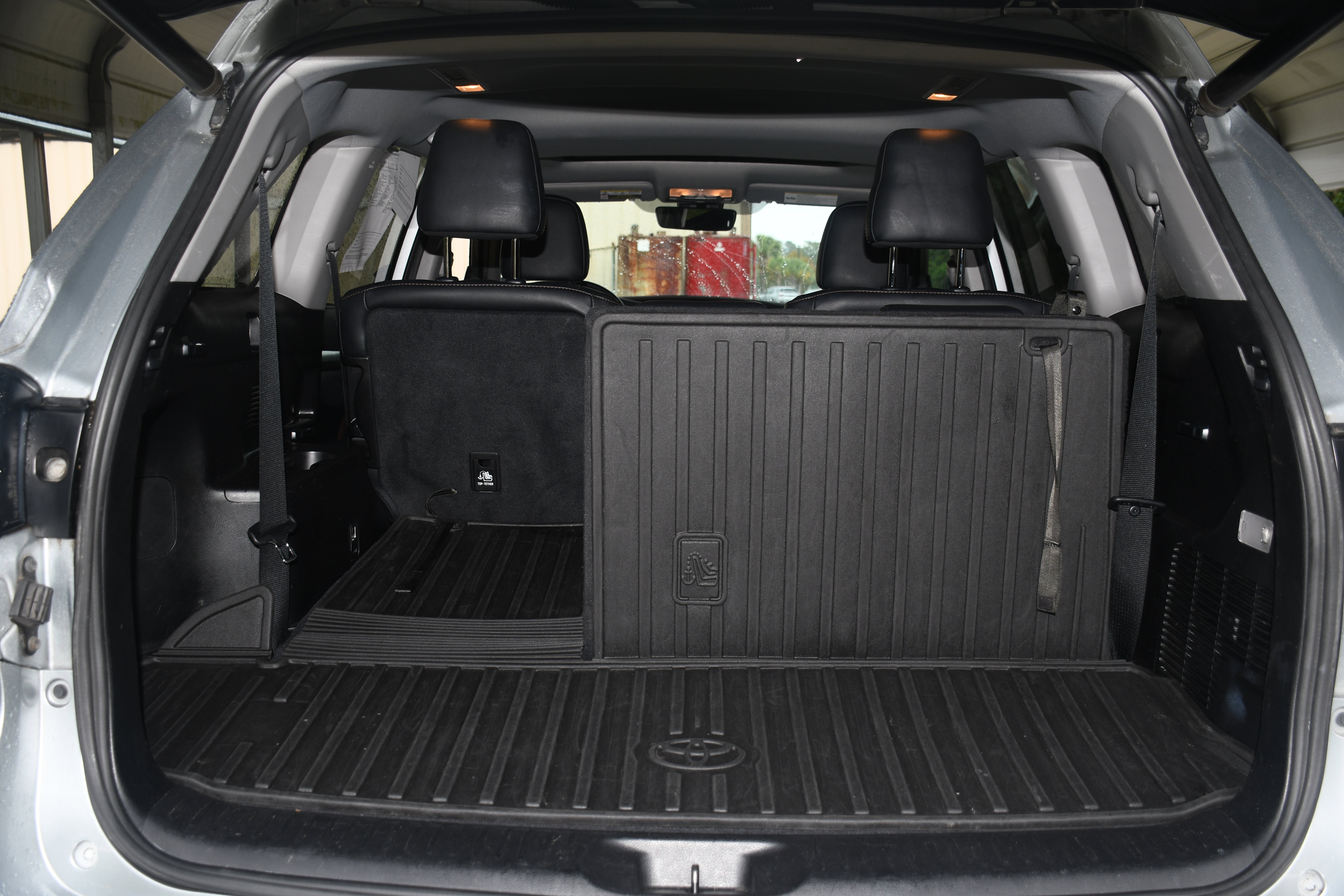 Used 2019 Toyota Highlander XLE image 18