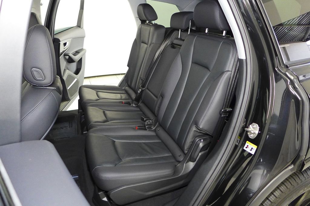 Used 2023 Audi Q7 2.0T Premium Plus w/ Premium Plus Package AWD/4WD image 21