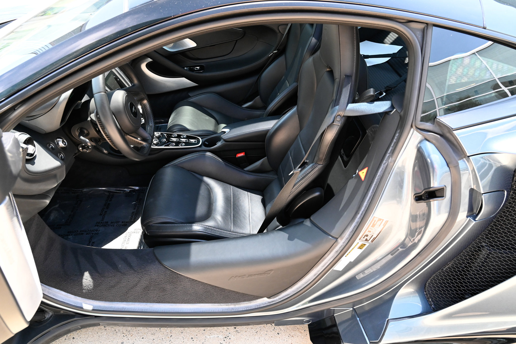 Used 2023 McLaren GT RWD image 17