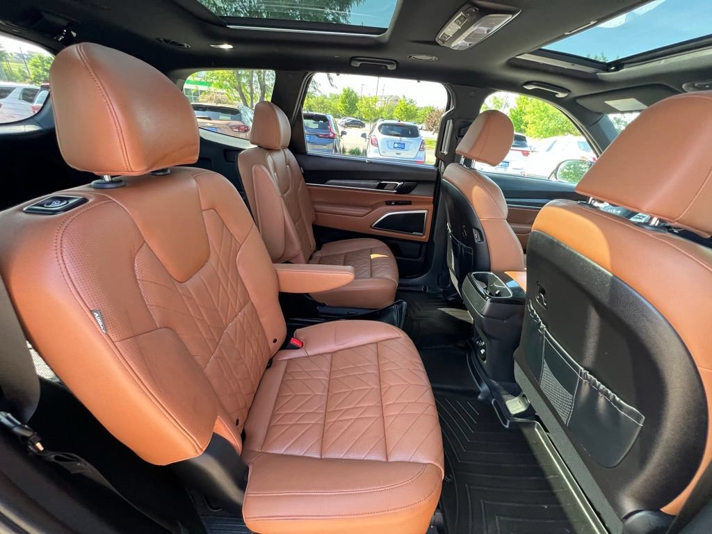 Used 2023 Kia Telluride AWD image 31