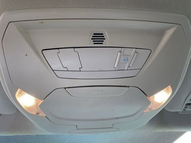 Used 2018 Ford Focus Titanium image 32