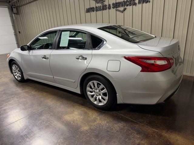 Used 2016 Nissan Altima 2.5 S w/ Power Driver Seat Package image 5