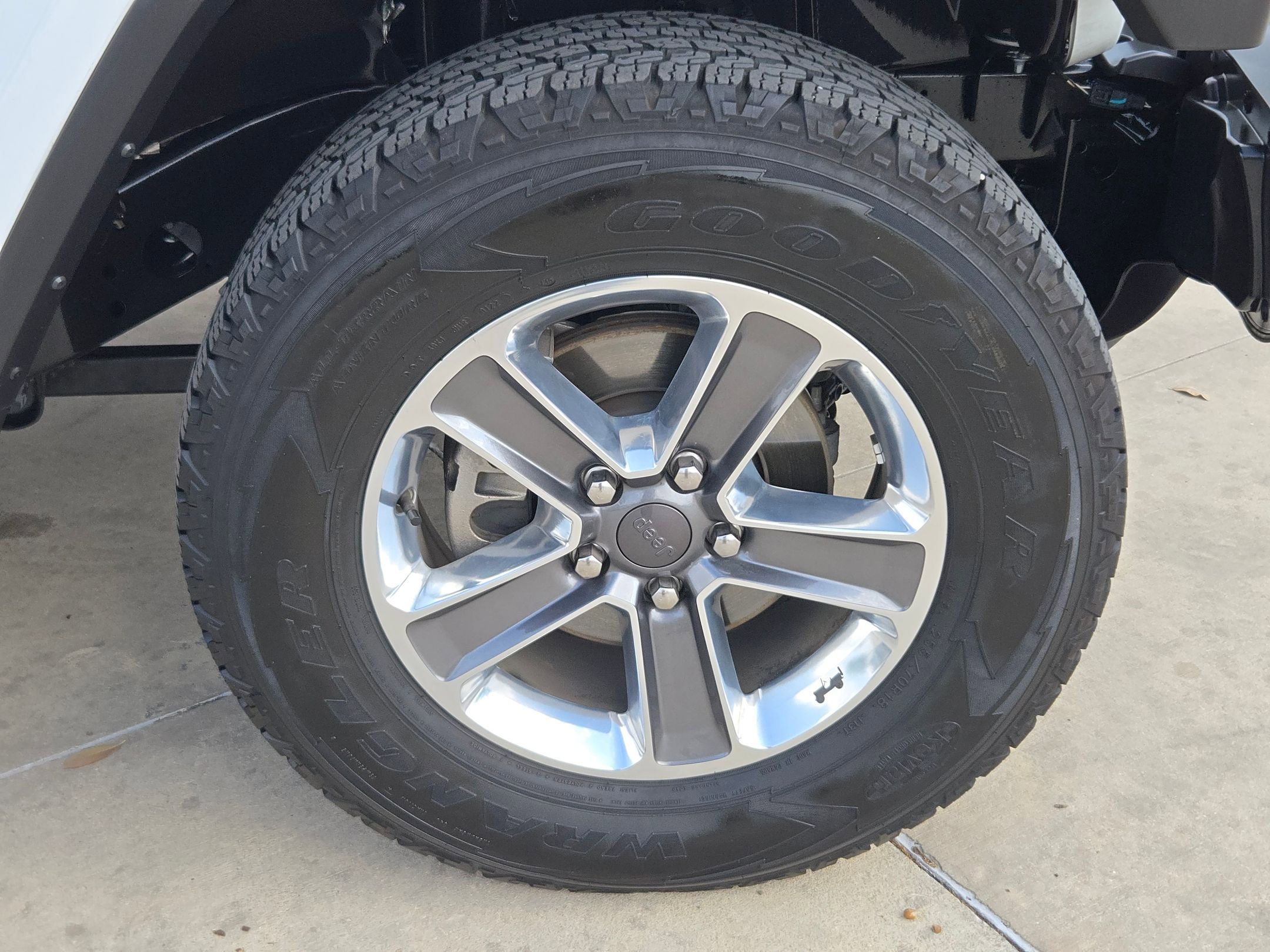 Used 2022 Jeep Wrangler Unlimited Sahara w/ Cold Weather Group image 32