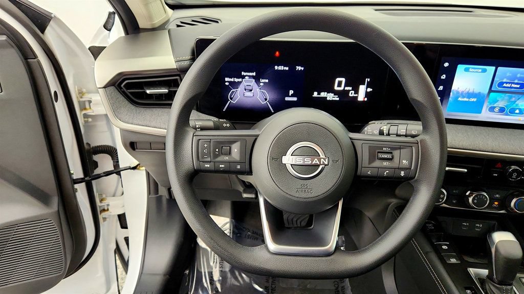 Used 2025 Nissan Kicks SV AWD/4WD image 13