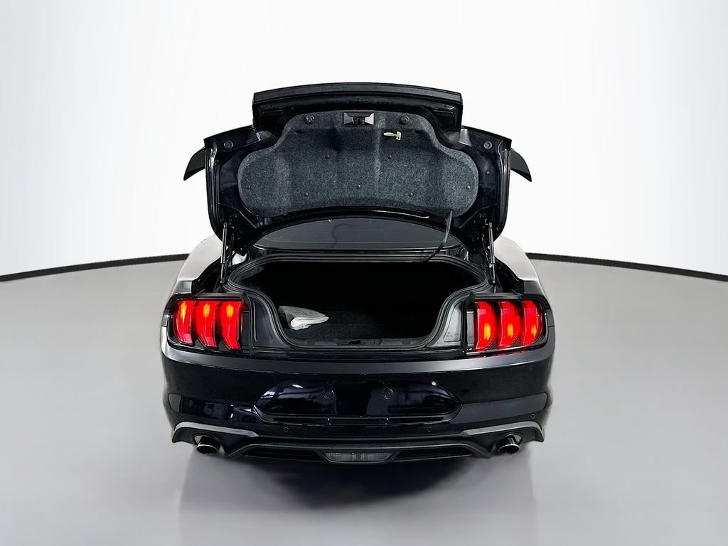 Used 2018 Ford Mustang Coupe w/ Equipment Group 101A RWD image 28