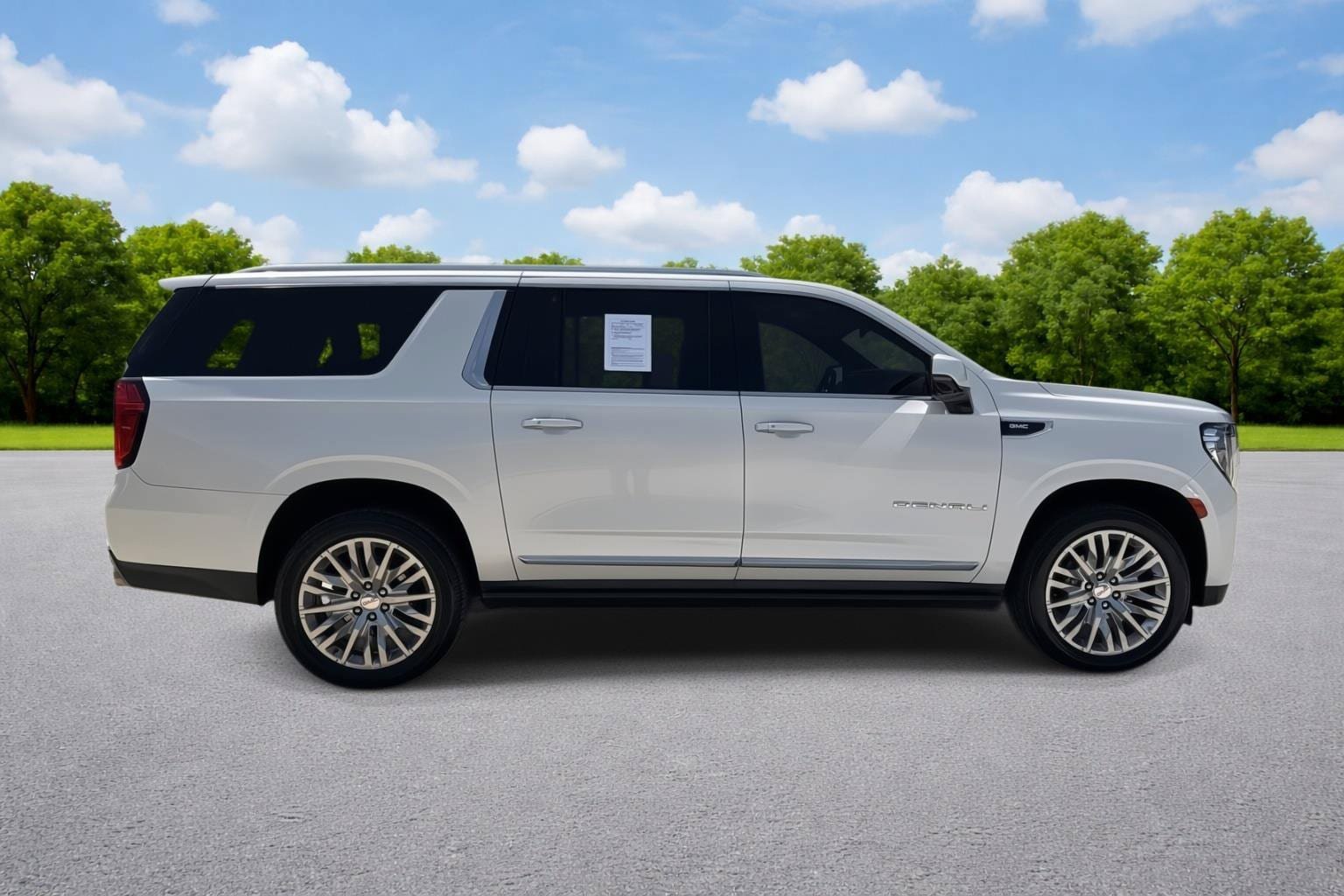 Used 2023 GMC Yukon XL Denali RWD image 8