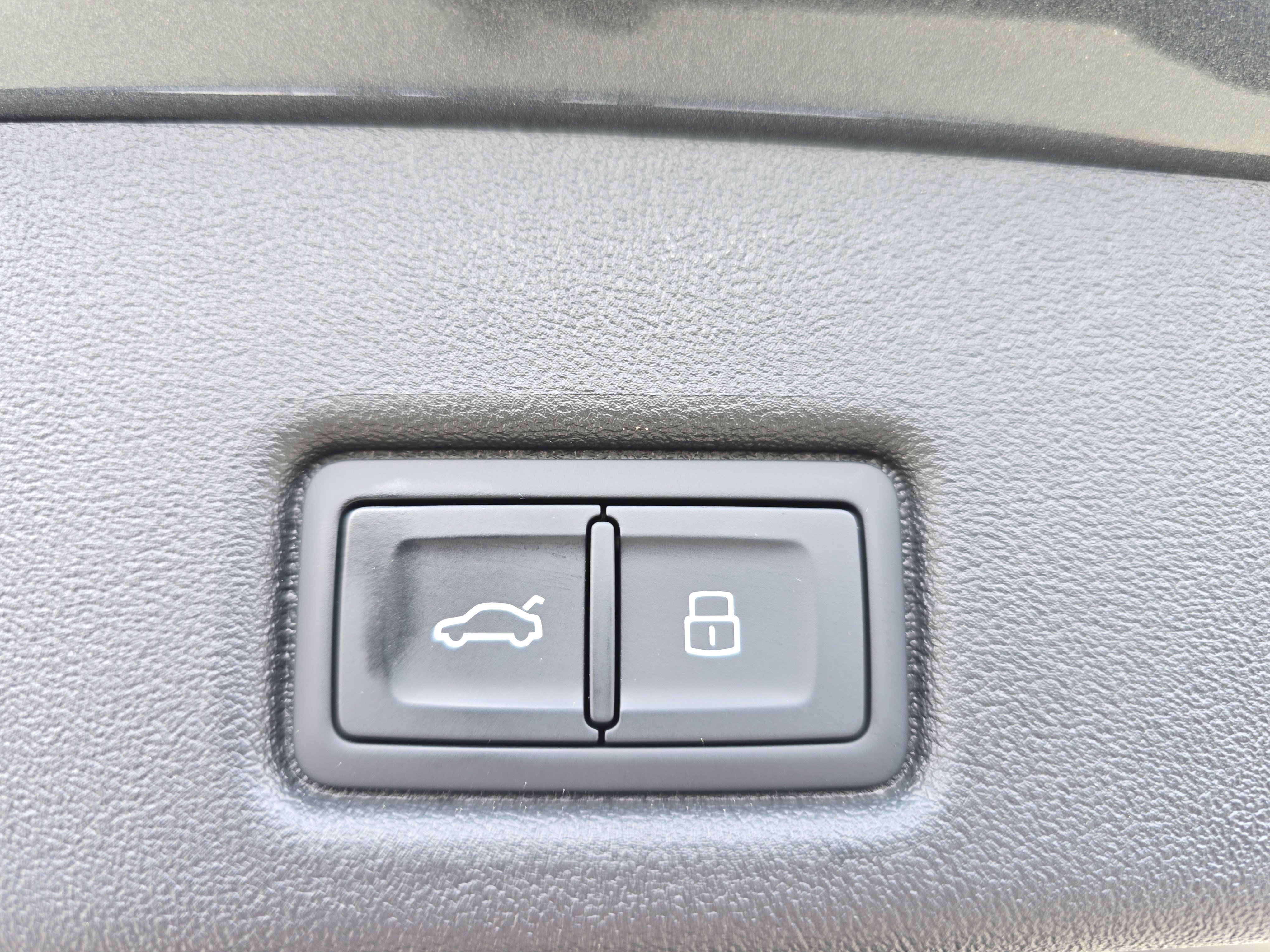 New 2026 Audi SQ5 Premium Plus image 13