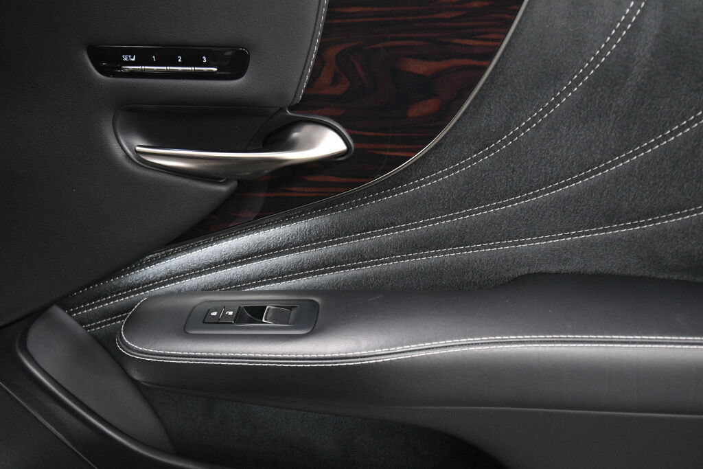 Used 2023 Lexus LS 500 AWD w/ Interior Upgrade Package image 30