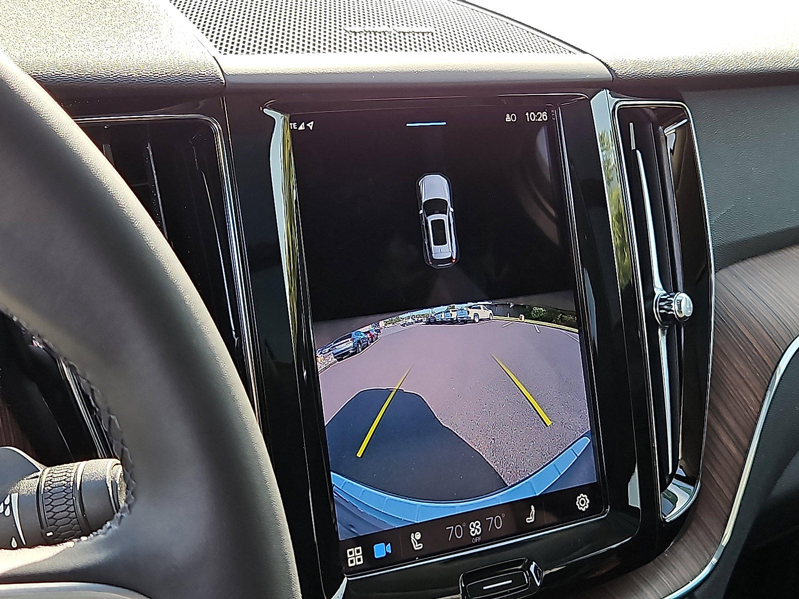 Certified 2022 Volvo XC60 B5 Momentum w/ Climate Package image 17